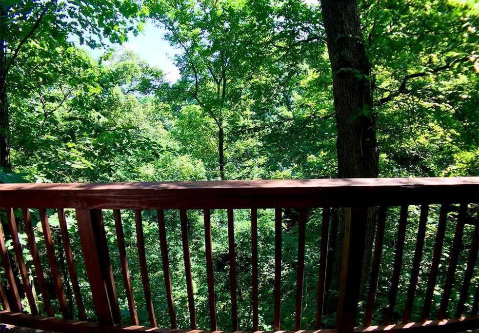 Chateau Treehouse #11 @ Oak Crest Cottages And Treehouses Eureka Springs Kültér fotó